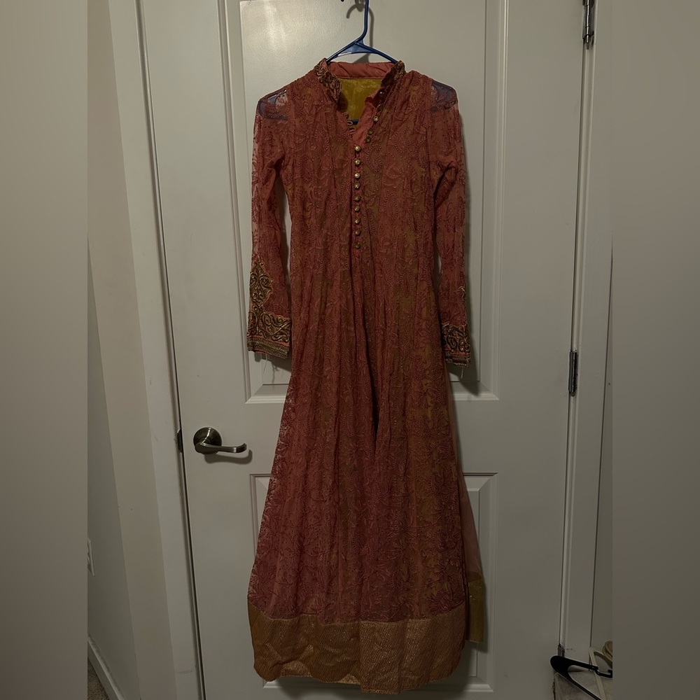 Women’s gown/suit/anarkali